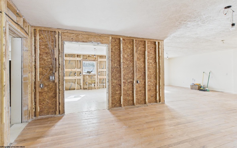 66 Hawks Nest Lane, Mount Clare, West Virginia 26408, 5 Bedrooms Bedrooms, 9 Rooms Rooms,4 BathroomsBathrooms,Single Family Detached,For Sale,Hawks Nest,10163283