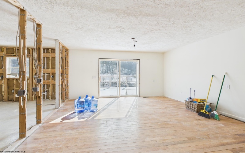 66 Hawks Nest Lane, Mount Clare, West Virginia 26408, 5 Bedrooms Bedrooms, 9 Rooms Rooms,4 BathroomsBathrooms,Single Family Detached,For Sale,Hawks Nest,10163283