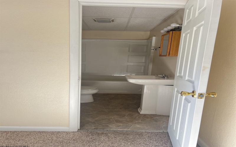 230 Cornell Avenue, Morgantown, West Virginia 26505, 2 Bedrooms Bedrooms, 5 Rooms Rooms,1 BathroomBathrooms,Residential Rentals,For Rent,Cornell,10163289