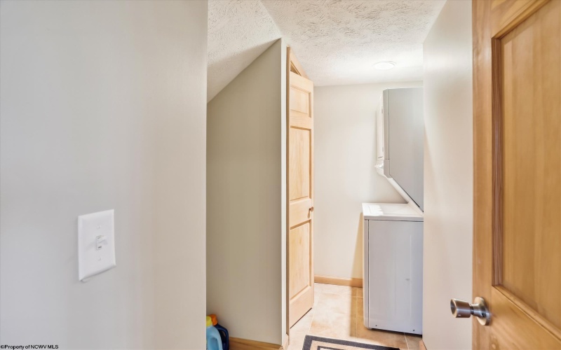 199 Treetop Lane, Davis, West Virginia 26260, 4 Bedrooms Bedrooms, 8 Rooms Rooms,3 BathroomsBathrooms,Single Family Detached,For Sale,Treetop,10152009 199 Treetop Lane, Davis, West Virginia 26260, 4 Bedrooms Bedrooms, 8 Rooms Rooms,3 BathroomsBathrooms,Single Family Detached,For Sale,Treetop,10152009