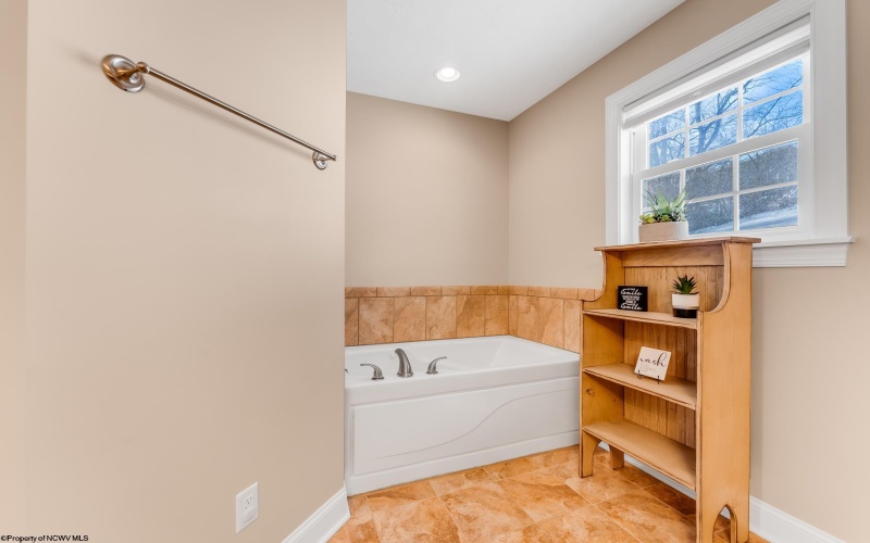 1 Stone Creek Drive, Morgantown, West Virginia 26508, 3 Bedrooms Bedrooms, 8 Rooms Rooms,3 BathroomsBathrooms,Single Family Detached,For Sale,Stone Creek,10163288