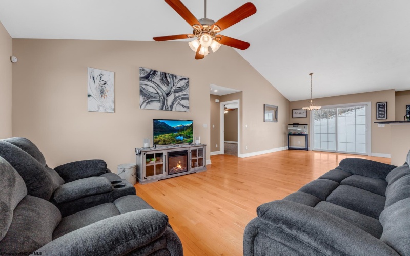 1 Stone Creek Drive, Morgantown, West Virginia 26508, 3 Bedrooms Bedrooms, 8 Rooms Rooms,3 BathroomsBathrooms,Single Family Detached,For Sale,Stone Creek,10163288