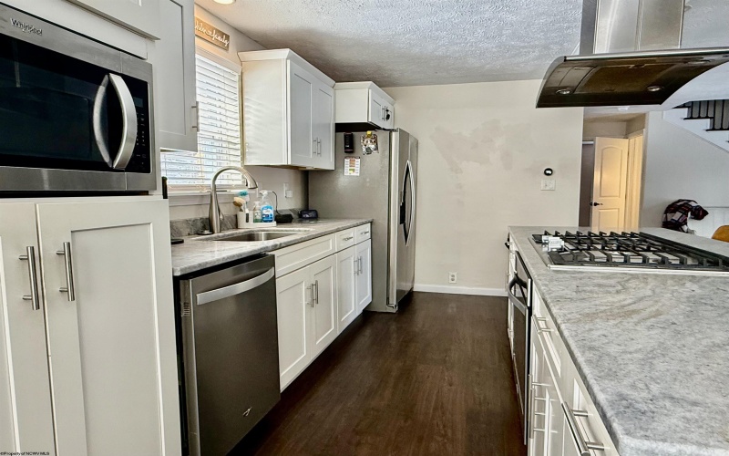 1563 Fairmont Avenue, Fairmont, West Virginia 26554, 3 Bedrooms Bedrooms, 7 Rooms Rooms,3 BathroomsBathrooms,Single Family Detached,For Sale,Fairmont,10163304