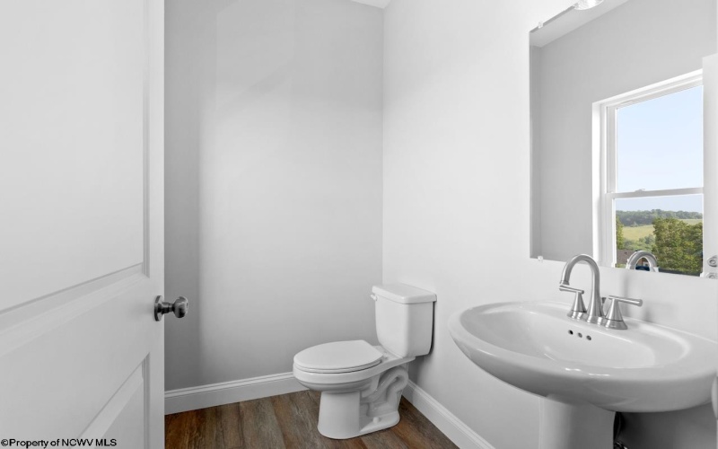 286 Red Oak Lane, Morgantown, West Virginia 26501, 3 Bedrooms Bedrooms, 7 Rooms Rooms,2 BathroomsBathrooms,Single Family Attached,For Sale,Red Oak,10163316