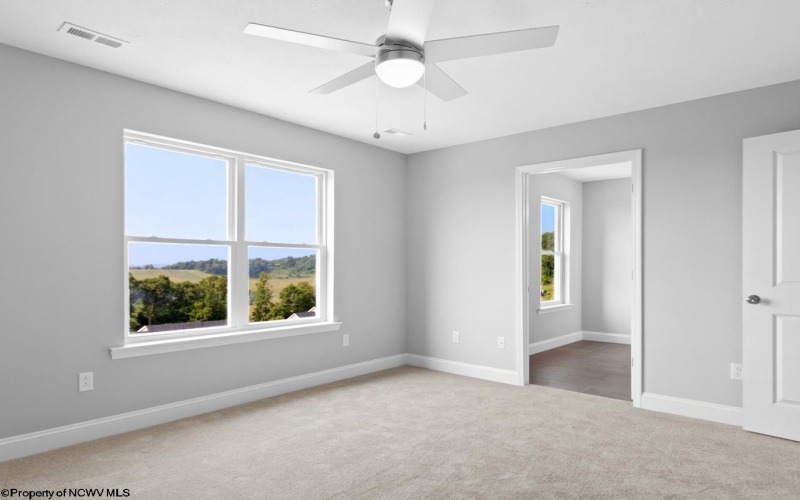 286 Red Oak Lane, Morgantown, West Virginia 26501, 3 Bedrooms Bedrooms, 7 Rooms Rooms,2 BathroomsBathrooms,Single Family Attached,For Sale,Red Oak,10163316