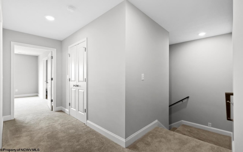 286 Red Oak Lane, Morgantown, West Virginia 26501, 3 Bedrooms Bedrooms, 7 Rooms Rooms,2 BathroomsBathrooms,Single Family Attached,For Sale,Red Oak,10163316