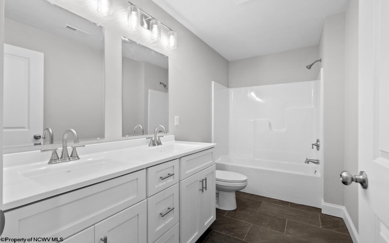 286 Red Oak Lane, Morgantown, West Virginia 26501, 3 Bedrooms Bedrooms, 7 Rooms Rooms,2 BathroomsBathrooms,Single Family Attached,For Sale,Red Oak,10163316