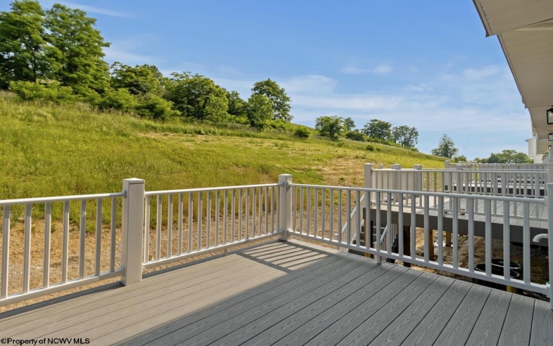 286 Red Oak Lane, Morgantown, West Virginia 26501, 3 Bedrooms Bedrooms, 7 Rooms Rooms,2 BathroomsBathrooms,Single Family Attached,For Sale,Red Oak,10163316