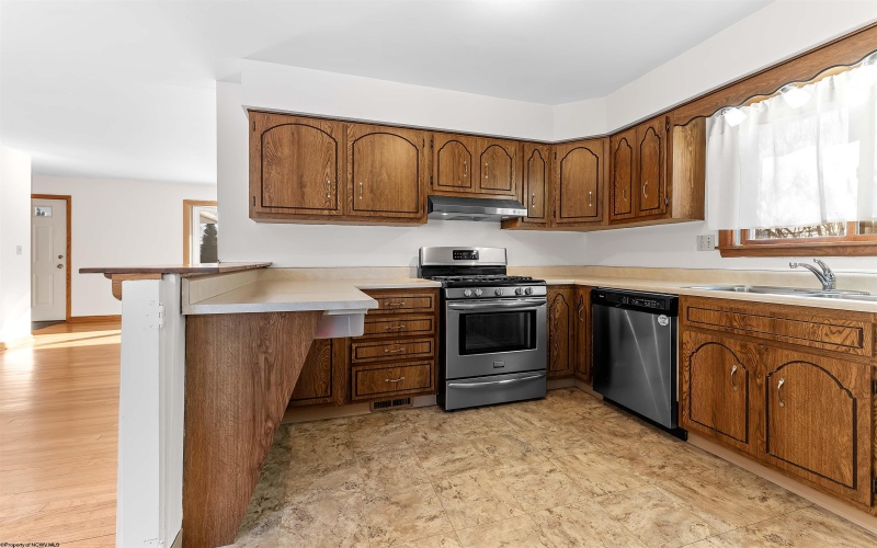 1217 Corvet Avenue, Morgantown, West Virginia 26505, 3 Bedrooms Bedrooms, 6 Rooms Rooms,2 BathroomsBathrooms,Single Family Detached,For Sale,Corvet,10163306