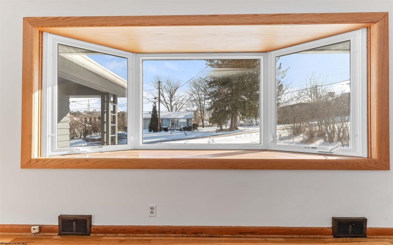 1217 Corvet Avenue, Morgantown, West Virginia 26505, 3 Bedrooms Bedrooms, 6 Rooms Rooms,2 BathroomsBathrooms,Single Family Detached,For Sale,Corvet,10163306