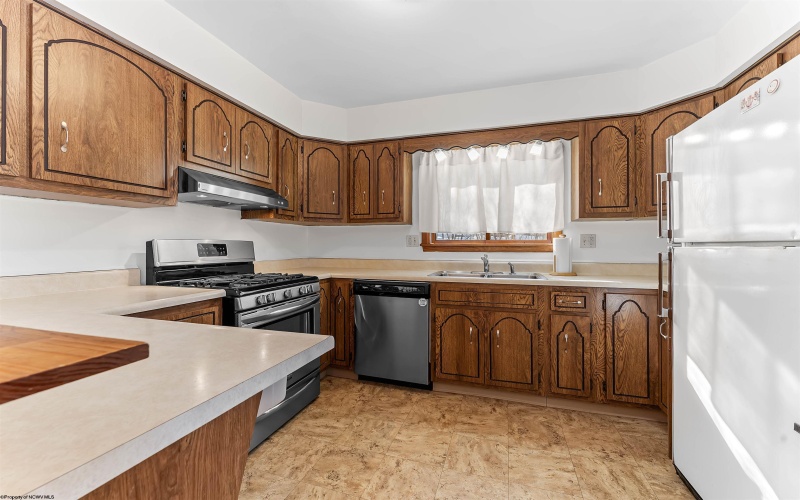 1217 Corvet Avenue, Morgantown, West Virginia 26505, 3 Bedrooms Bedrooms, 6 Rooms Rooms,2 BathroomsBathrooms,Single Family Detached,For Sale,Corvet,10163306