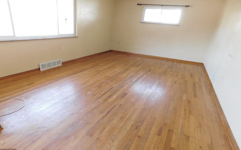 1126 Park Drive, Fairmont, West Virginia 26330, 2 Bedrooms Bedrooms, 5 Rooms Rooms,2 BathroomsBathrooms,Single Family Detached,For Sale,Park,10163307