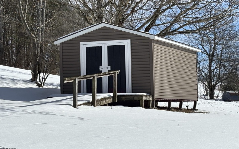 2704 Sycamore Road, Clarksburg, West Virginia 26301-5802, 2 Bedrooms Bedrooms, 5 Rooms Rooms,2 BathroomsBathrooms,Single Family Detached,For Sale,Sycamore,10163314