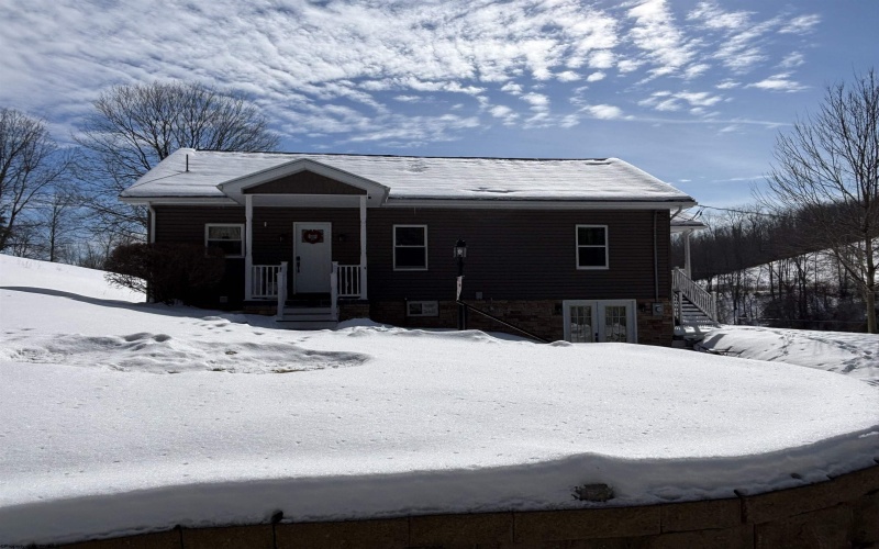 2704 Sycamore Road, Clarksburg, West Virginia 26301-5802, 2 Bedrooms Bedrooms, 5 Rooms Rooms,2 BathroomsBathrooms,Single Family Detached,For Sale,Sycamore,10163314