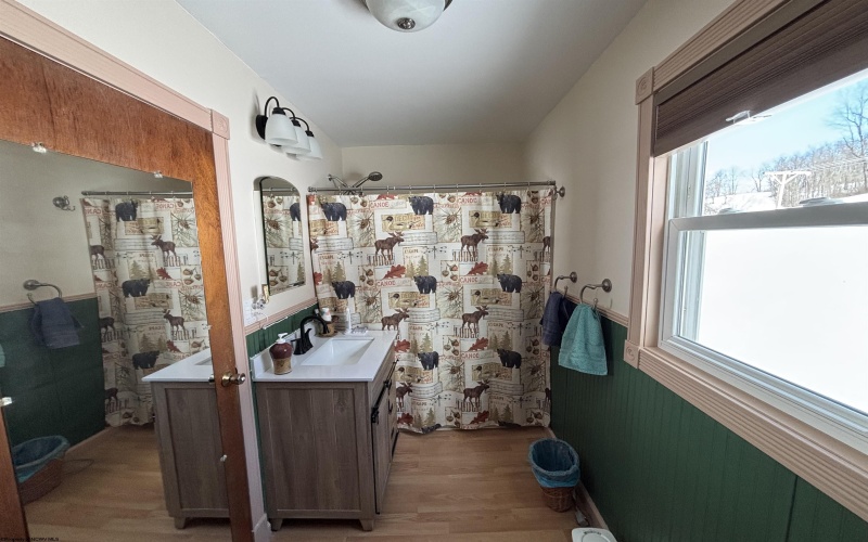 2704 Sycamore Road, Clarksburg, West Virginia 26301-5802, 2 Bedrooms Bedrooms, 5 Rooms Rooms,2 BathroomsBathrooms,Single Family Detached,For Sale,Sycamore,10163314