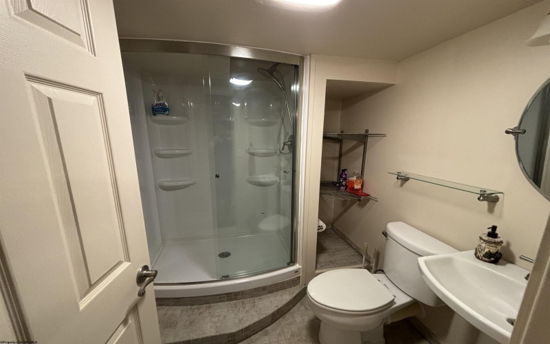 2704 Sycamore Road, Clarksburg, West Virginia 26301-5802, 2 Bedrooms Bedrooms, 5 Rooms Rooms,2 BathroomsBathrooms,Single Family Detached,For Sale,Sycamore,10163314