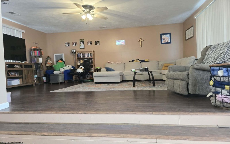 68 School Street, Ellenboro, West Virginia 26346, 2 Bedrooms Bedrooms, 5 Rooms Rooms,1 BathroomBathrooms,Single Family Detached,For Sale,School,10163311