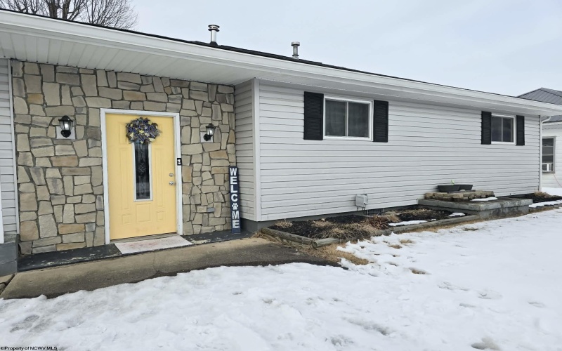 68 School Street, Ellenboro, West Virginia 26346, 2 Bedrooms Bedrooms, 5 Rooms Rooms,1 BathroomBathrooms,Single Family Detached,For Sale,School,10163311