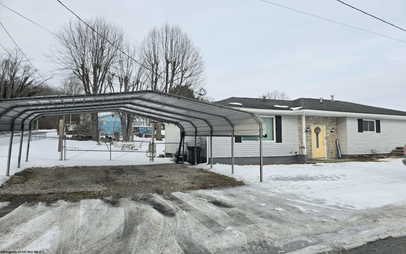 68 School Street, Ellenboro, West Virginia 26346, 2 Bedrooms Bedrooms, 5 Rooms Rooms,1 BathroomBathrooms,Single Family Detached,For Sale,School,10163311