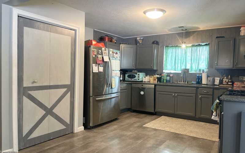 68 School Street, Ellenboro, West Virginia 26346, 2 Bedrooms Bedrooms, 5 Rooms Rooms,1 BathroomBathrooms,Single Family Detached,For Sale,School,10163311