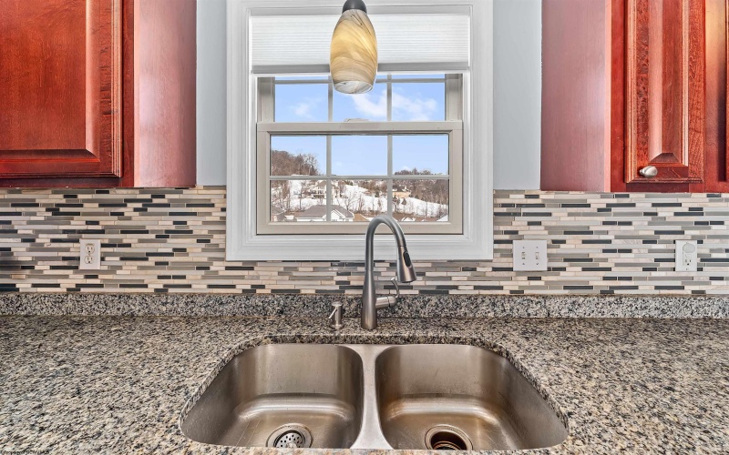 233 Hananlei Drive, Morgantown, West Virginia 26508, 4 Bedrooms Bedrooms, 6 Rooms Rooms,4 BathroomsBathrooms,Single Family Detached,For Sale,Hananlei,10163310