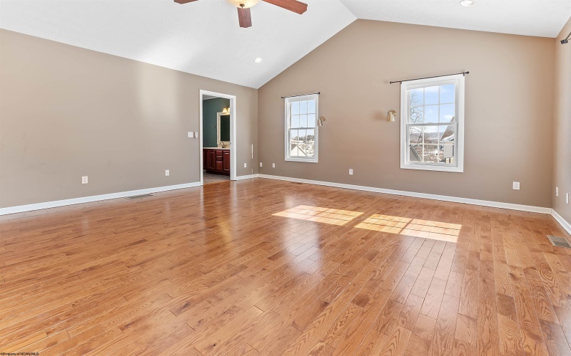 233 Hananlei Drive, Morgantown, West Virginia 26508, 4 Bedrooms Bedrooms, 6 Rooms Rooms,4 BathroomsBathrooms,Single Family Detached,For Sale,Hananlei,10163310