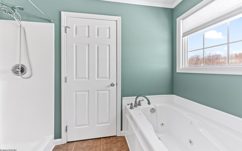 233 Hananlei Drive, Morgantown, West Virginia 26508, 4 Bedrooms Bedrooms, 6 Rooms Rooms,4 BathroomsBathrooms,Single Family Detached,For Sale,Hananlei,10163310