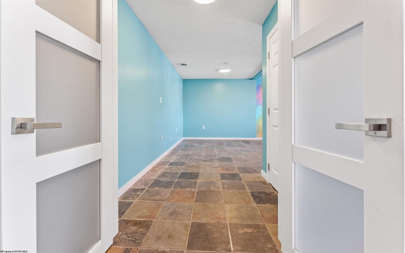 233 Hananlei Drive, Morgantown, West Virginia 26508, 4 Bedrooms Bedrooms, 6 Rooms Rooms,4 BathroomsBathrooms,Single Family Detached,For Sale,Hananlei,10163310