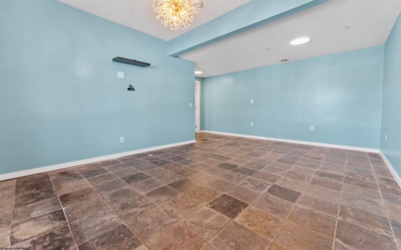 233 Hananlei Drive, Morgantown, West Virginia 26508, 4 Bedrooms Bedrooms, 6 Rooms Rooms,4 BathroomsBathrooms,Single Family Detached,For Sale,Hananlei,10163310