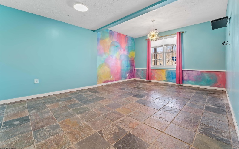 233 Hananlei Drive, Morgantown, West Virginia 26508, 4 Bedrooms Bedrooms, 6 Rooms Rooms,4 BathroomsBathrooms,Single Family Detached,For Sale,Hananlei,10163310