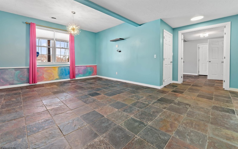 233 Hananlei Drive, Morgantown, West Virginia 26508, 4 Bedrooms Bedrooms, 6 Rooms Rooms,4 BathroomsBathrooms,Single Family Detached,For Sale,Hananlei,10163310