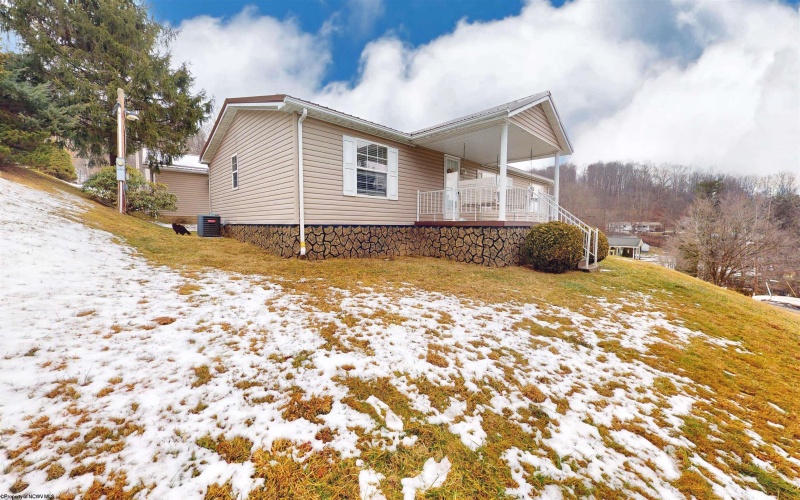 146 BOYLEN Avenue, Grafton, West Virginia 26354, 3 Bedrooms Bedrooms, 9 Rooms Rooms,2 BathroomsBathrooms,Single Family Detached,For Sale,BOYLEN,10163318