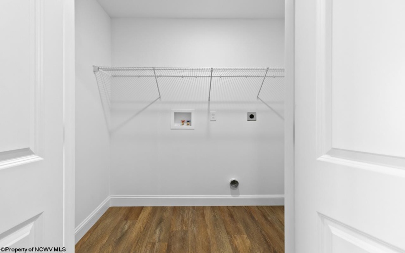 282 Red Oak Lane, Morgantown, West Virginia 26501, 3 Bedrooms Bedrooms, 7 Rooms Rooms,2 BathroomsBathrooms,Single Family Attached,For Sale,Red Oak,10163321