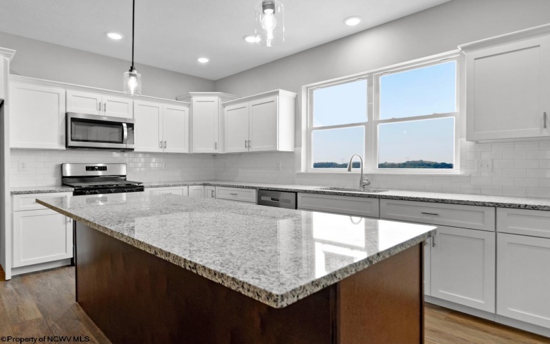 284 Red Oak Lane, Morgantown, West Virginia 26501, 3 Bedrooms Bedrooms, 7 Rooms Rooms,2 BathroomsBathrooms,Single Family Attached,For Sale,Red Oak,10163326