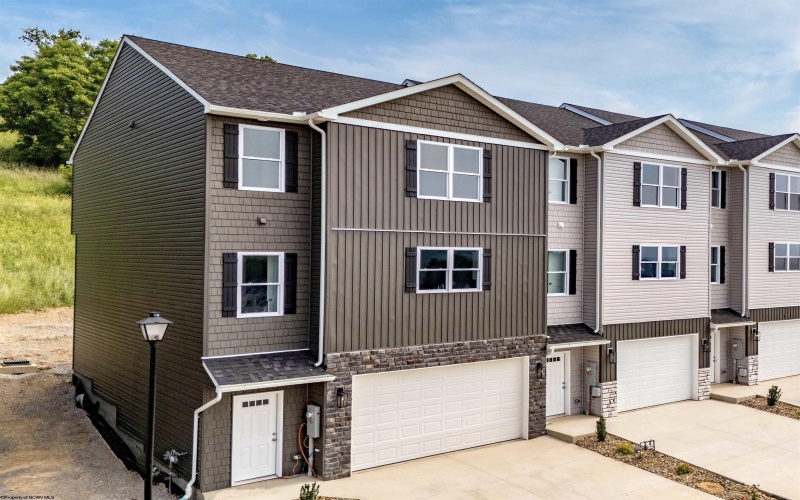 284 Red Oak Lane, Morgantown, West Virginia 26501, 3 Bedrooms Bedrooms, 7 Rooms Rooms,2 BathroomsBathrooms,Single Family Attached,For Sale,Red Oak,10163326