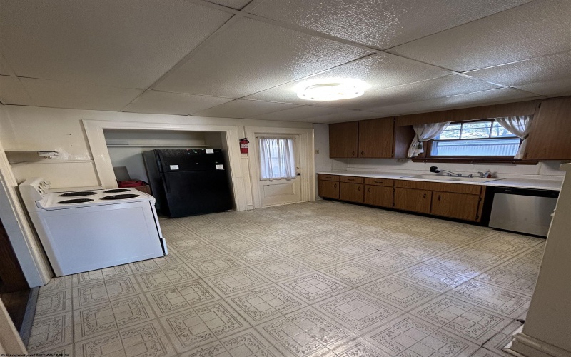 635 Main Street, Philippi, West Virginia 26416, 4 Bedrooms Bedrooms, 9 Rooms Rooms,1 BathroomBathrooms,Single Family Detached,For Sale,Main,10163334