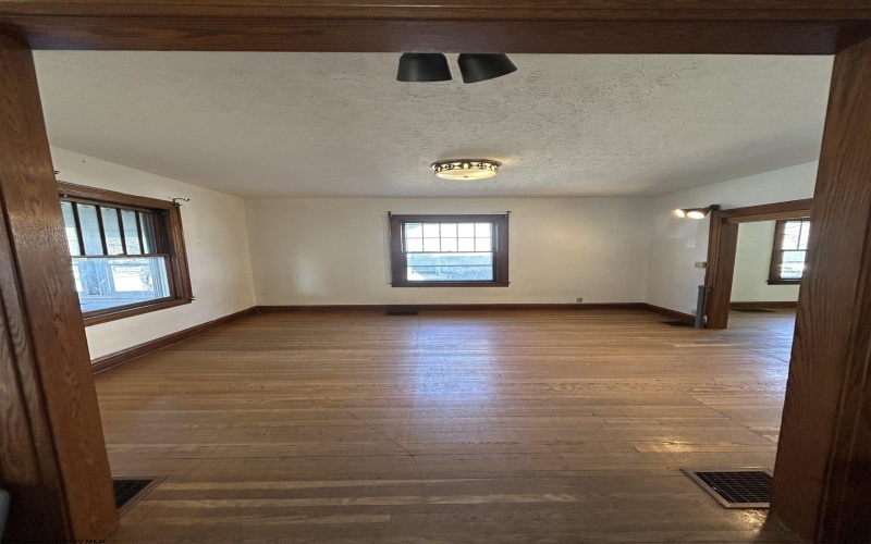 635 Main Street, Philippi, West Virginia 26416, 4 Bedrooms Bedrooms, 9 Rooms Rooms,1 BathroomBathrooms,Single Family Detached,For Sale,Main,10163334