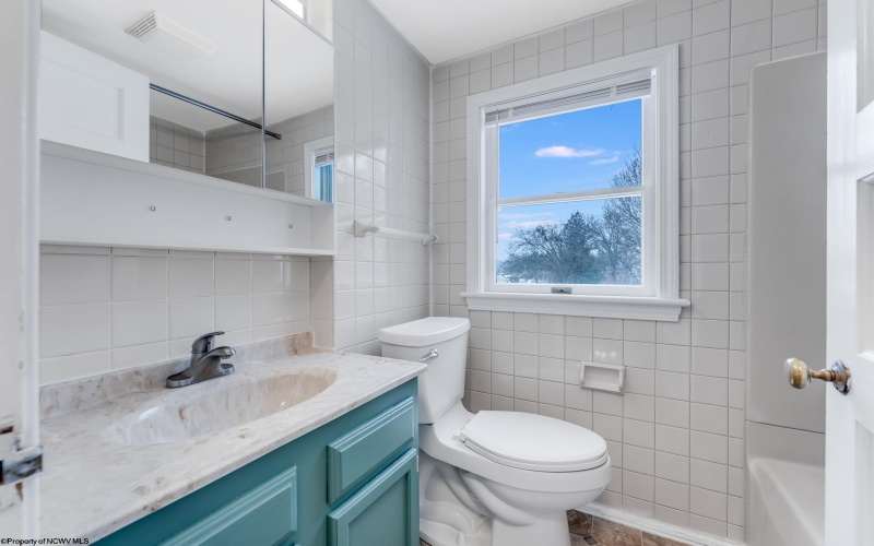 381 Laurel Street, Morgantown, West Virginia 26505, 2 Bedrooms Bedrooms, 4 Rooms Rooms,1 BathroomBathrooms,Single Family Detached,For Sale,Laurel,10163323