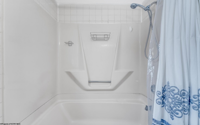 381 Laurel Street, Morgantown, West Virginia 26505, 2 Bedrooms Bedrooms, 4 Rooms Rooms,1 BathroomBathrooms,Single Family Detached,For Sale,Laurel,10163323