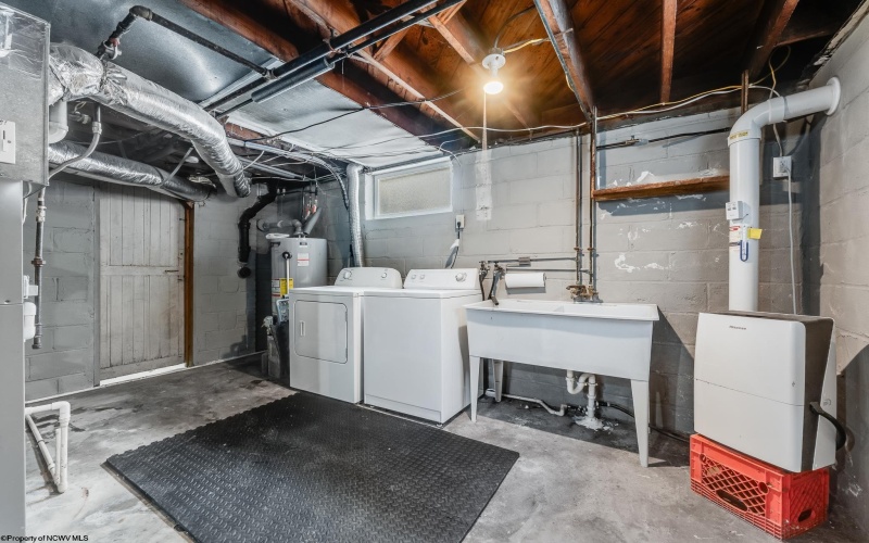 381 Laurel Street, Morgantown, West Virginia 26505, 2 Bedrooms Bedrooms, 4 Rooms Rooms,1 BathroomBathrooms,Single Family Detached,For Sale,Laurel,10163323