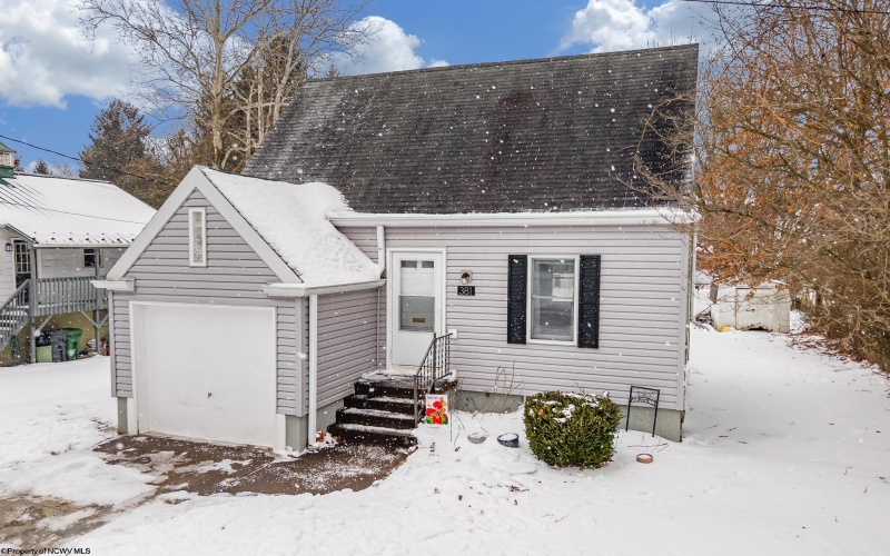 381 Laurel Street, Morgantown, West Virginia 26505, 2 Bedrooms Bedrooms, 4 Rooms Rooms,1 BathroomBathrooms,Single Family Detached,For Sale,Laurel,10163323