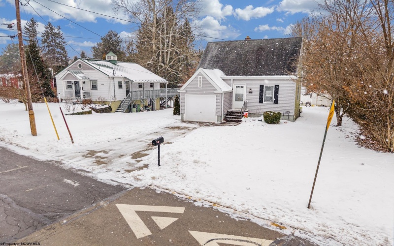 381 Laurel Street, Morgantown, West Virginia 26505, 2 Bedrooms Bedrooms, 4 Rooms Rooms,1 BathroomBathrooms,Single Family Detached,For Sale,Laurel,10163323