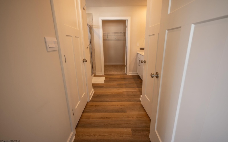 370 Lexington Circle, Bridgeport, West Virginia 26330, 5 Bedrooms Bedrooms, 8 Rooms Rooms,3 BathroomsBathrooms,Single Family Detached,For Sale,Lexington,10163333