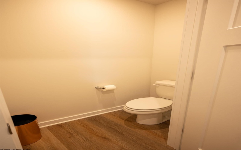 370 Lexington Circle, Bridgeport, West Virginia 26330, 5 Bedrooms Bedrooms, 8 Rooms Rooms,3 BathroomsBathrooms,Single Family Detached,For Sale,Lexington,10163333