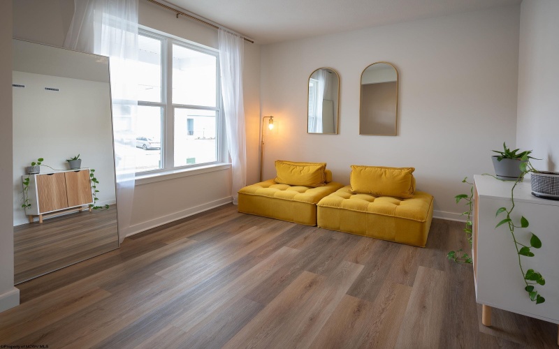 370 Lexington Circle, Bridgeport, West Virginia 26330, 5 Bedrooms Bedrooms, 8 Rooms Rooms,3 BathroomsBathrooms,Single Family Detached,For Sale,Lexington,10163333