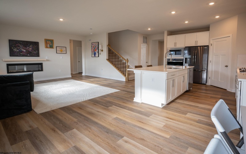 370 Lexington Circle, Bridgeport, West Virginia 26330, 5 Bedrooms Bedrooms, 8 Rooms Rooms,3 BathroomsBathrooms,Single Family Detached,For Sale,Lexington,10163333