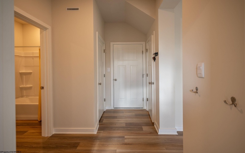 370 Lexington Circle, Bridgeport, West Virginia 26330, 5 Bedrooms Bedrooms, 8 Rooms Rooms,3 BathroomsBathrooms,Single Family Detached,For Sale,Lexington,10163333