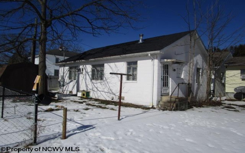 611 B Main Street, Elkins, West Virginia 26241, 2 Bedrooms Bedrooms, 4 Rooms Rooms,1 BathroomBathrooms,Single Family Detached,For Sale,Main,10163327