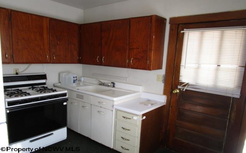 611 B Main Street, Elkins, West Virginia 26241, 2 Bedrooms Bedrooms, 4 Rooms Rooms,1 BathroomBathrooms,Single Family Detached,For Sale,Main,10163327