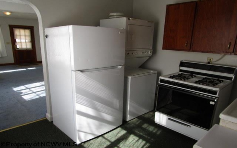 611 B Main Street, Elkins, West Virginia 26241, 2 Bedrooms Bedrooms, 4 Rooms Rooms,1 BathroomBathrooms,Single Family Detached,For Sale,Main,10163327